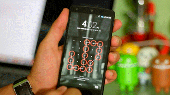 Quema vivo a su esposo luego de que se negara a darle contraseña de celular. Contraseña de celular
