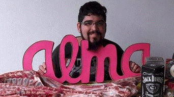 Le organizaron su 'papi shower' y quedó más que contento. (Foto: captura) Facebook