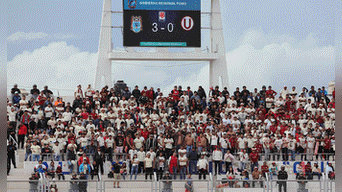 Hinchas de la U llegaron de diversas ciudades del sur para apoyar a su equipo