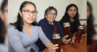 arequipa-unsa-miel-alumnas