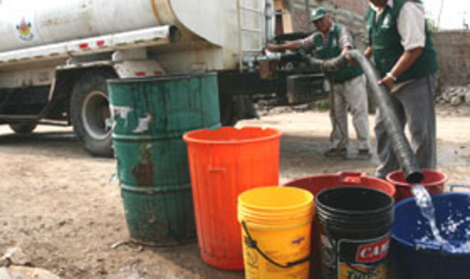 Intervienen 20 camiones cisternas por vender agua