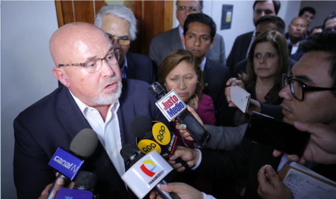 Resultado de imagen para Carlos Bruce justo medio