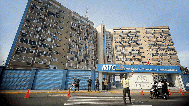 Delatan a cinco exfuncionarios del MTC que cobraban coimas millonarias