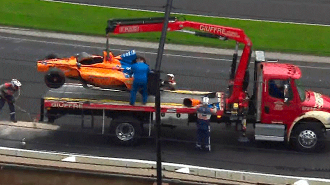Fernando Alonso sale ileso tras sufrir un accidente en Indianápolis