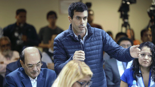 Ordenan comparecencia restringida contra hijos de Atala y Nava